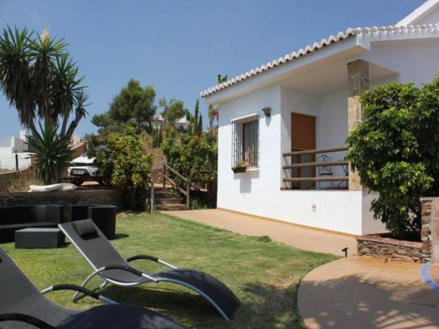 Villa de alquiler en Frigiliana con 3 dormitorios y piscina