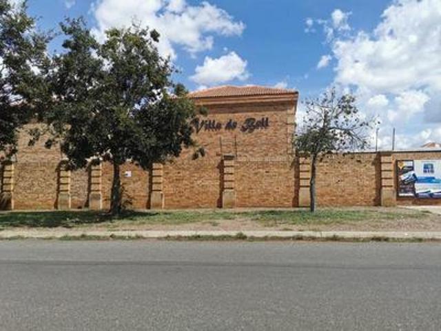 villa de bell bachelor unit close.