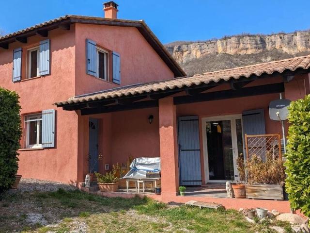 VILLA DE CARACTÈRE 162 m² AVEC VUE PANORAMIQUE – VAL DE CHAVAGNE 5 km d’Entrevaux