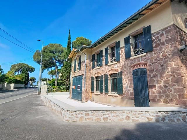 Villa De Caractère À Boulouris Proche De La Mer Et Du Port 96m² Saint Raphaël