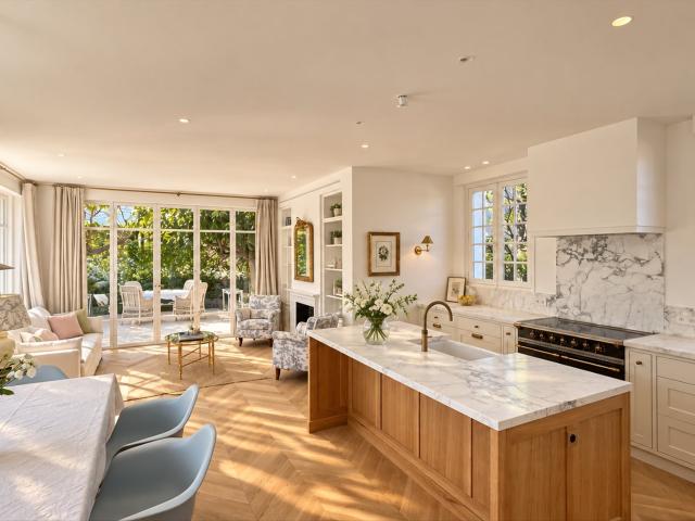 Villa de caractère des années 1920, entièrement repensée par. 106m² Juan les Pins