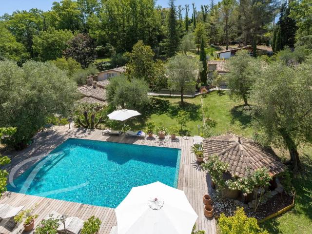 Villa de charme à proximité du Golf 245m² Opio