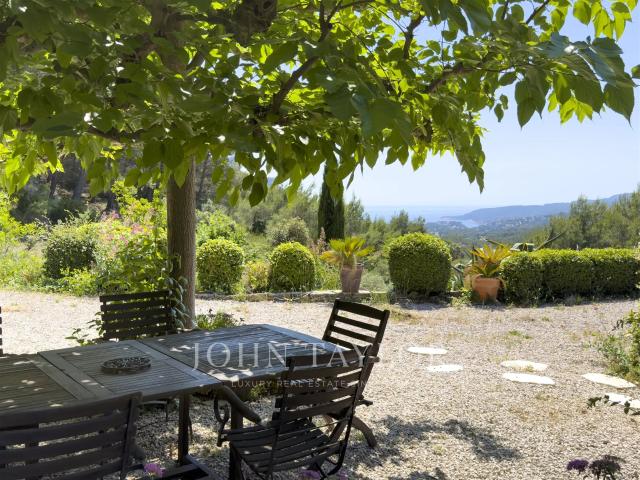 Villa de charme, vue ouverte et dégagée 13260 Cassis 200m² Cassis