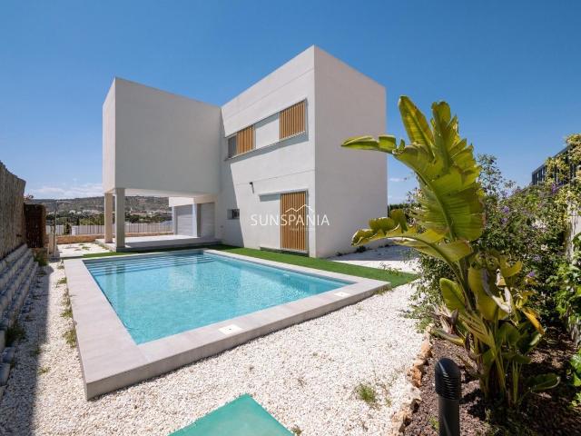 VILLA DE DISEñO MODERNO CON VISTAS AL GOLF Villa de diseño e. 235m² Algorfa