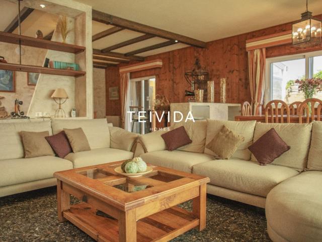 ¡Villa de diseño con piscina privada y jardín en La Esperanz. 412m² El Chupadero