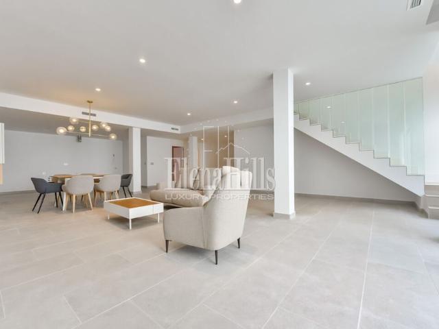 Villa de estilo moderno en alquiler de larga estancia en zona residencial de Balcón de Finestrat Terra Marina
