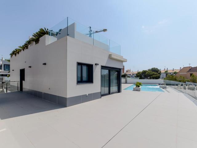 Villa de Luj0 Obra Nueva en Campoamor