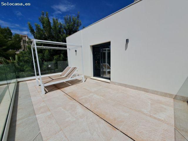 Villa de lujo moderna cerca de la playa y el mar