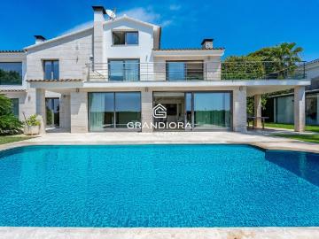 Villa de lujo con vistas al mar en Can Teixidó 550m² Alella