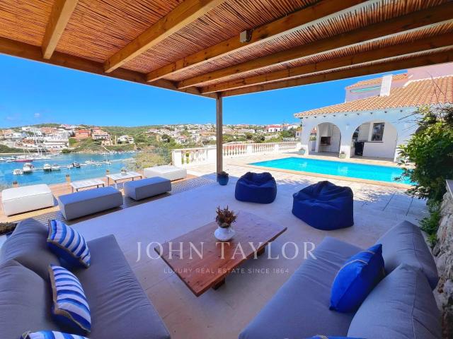 Villa de lujo con vistas al mar en la zona más exclusiva de Cala Llonga