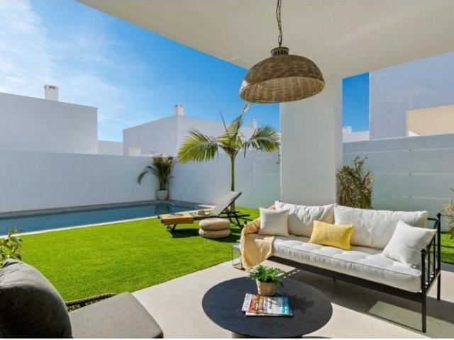 Villa de Lujo con vistas al mar y piscina propia en Mar de Cristal