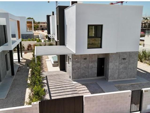 Villa de lujo con piscina privada, 4 dormitorios y sótano – Almajada, Muchamiel