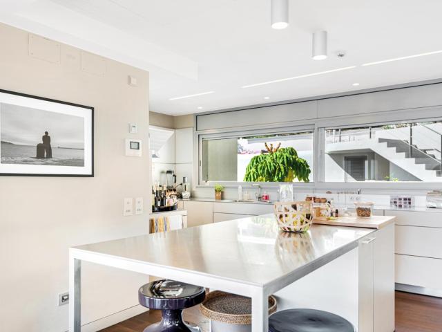 Villa de lujo contemporánea en venta en Pedralbes | Vistas panorámicas de Barcelona, piscina infinita y privacidad total