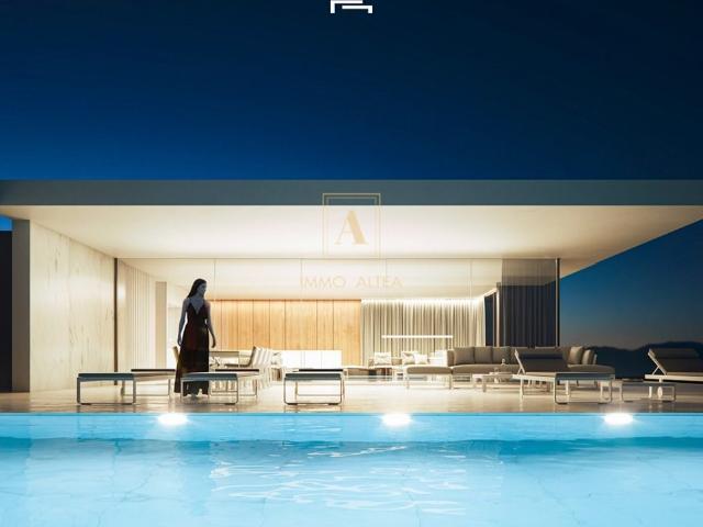 VILLA DE LUJO DE OBRA NUEVA CON VISTAS AL MAR EN MORAIRA