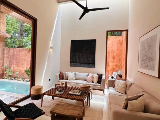 VILLA DE LUJO DENTRO DE PRIVADA EN EL CENTRO