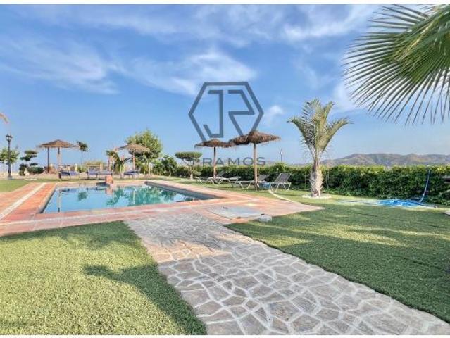 Villa de Lujo en Alquiler en Almáchar, Málaga