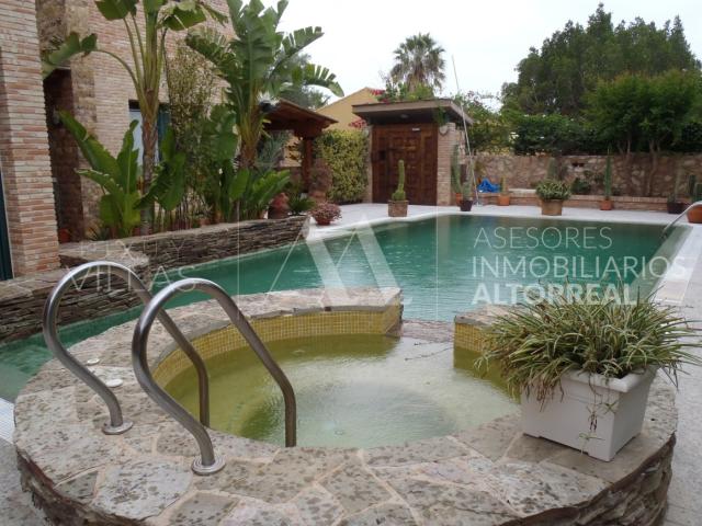VILLA DE LUJO EN ALTORREAL