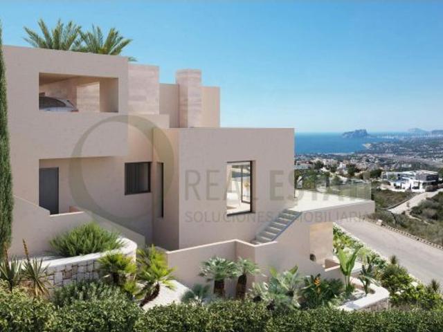 Villa de lujo en Cumbre del Sol con cuatro suites y terrazas abiertas al Mediterráneo