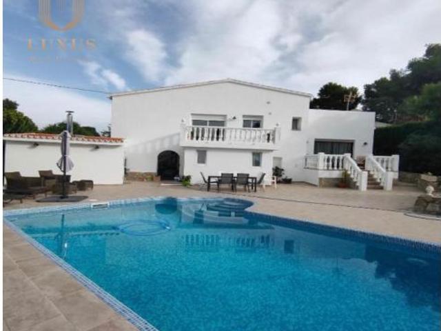 Villa de Lujo en Cap Martí