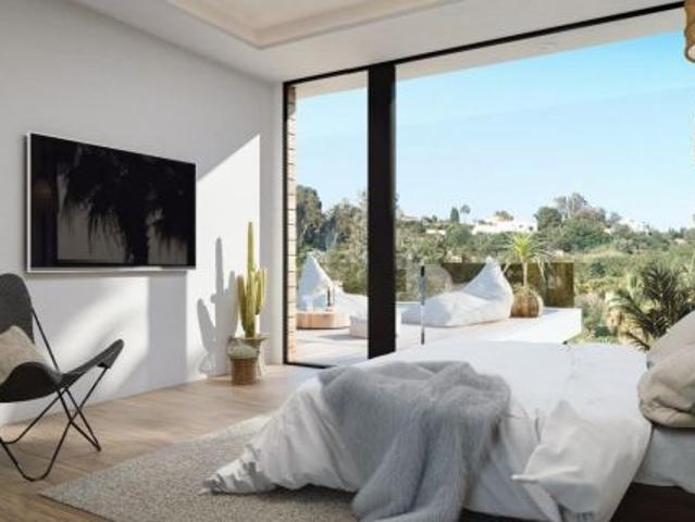 VILLA DE LUJO EN EL CAMPANARIO, CANCELADA, ESTEPONA DE OBRA NUEVA