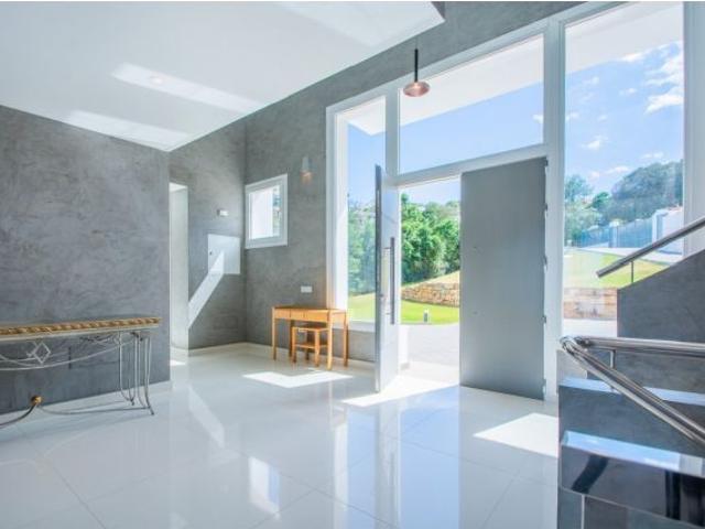 Villa de lujo en La Mairena, 7 dormitorios, 6 baños, estilo moderno y exquisita decoración