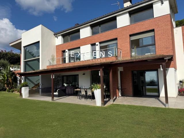 Villa de lujo en Supermaresme, Sant Andreu de Llavaneres – espectaculares vistas al mar