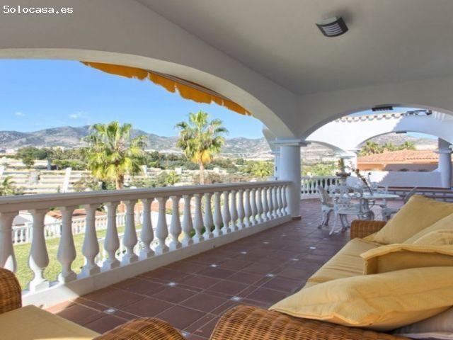 Villa de lujo en Torrequebrada, Benalmadena Costa en venta. 4 dormitorios, 3 baños