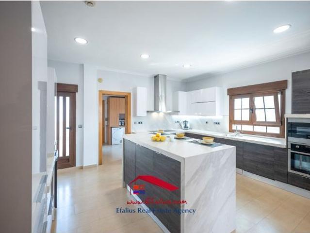 Villa de Lujo en Venta en Avileses, Murcia