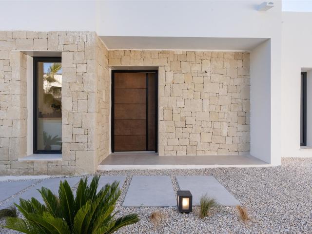 Villa de lujo lista para entrar a vivir con vistas al mar y. 262m² Moraira
