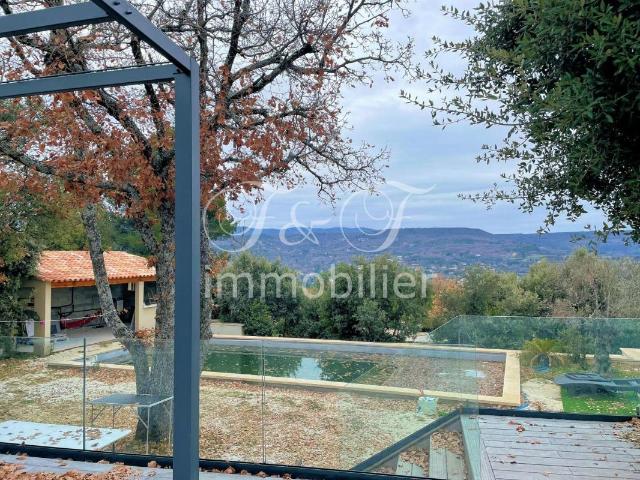 Villa de luxe avec piscine et vue Luberon 155m² Apt