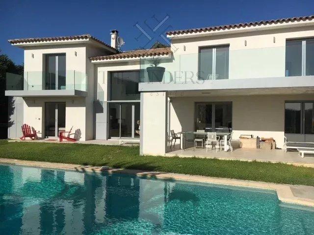 Villa de Luxe à Cavalaire sur Mer avec Vue Mer Époustouflante