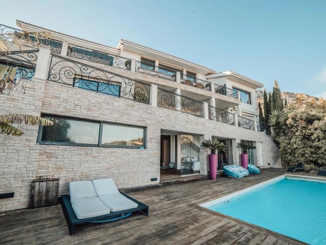 Villa de Luxe à Saint Laurent d'Èze avec Vue Mer Panoramique 1000m² Eze