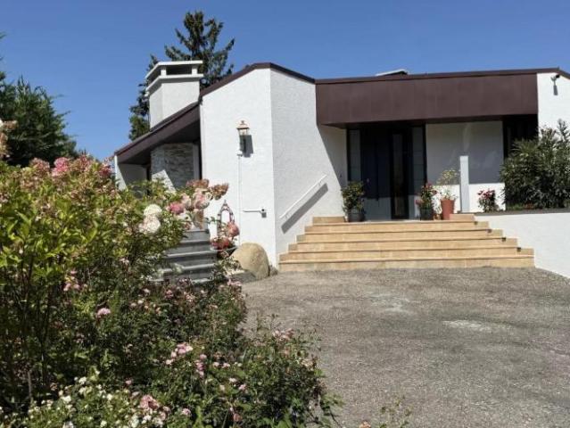 VILLA DE LUXE À VESSY AVEC VUE CAMPAGNE ET PISCINE