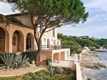 Villa de luxe de 10 pièces en vente Grimaud, Provence Alpes Côte d'Azur