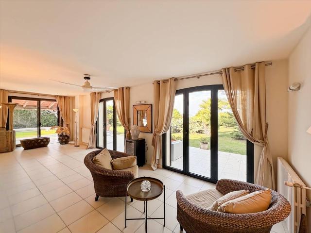 Villa de luxe de 12 pièces en vente Saint Florent, Corse