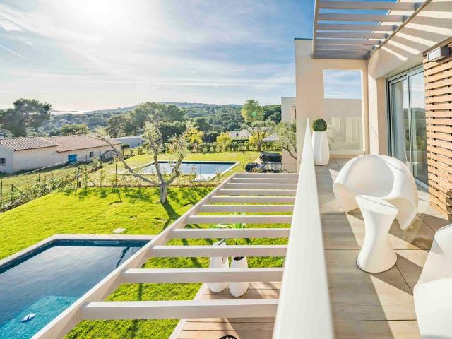 Villa de luxe de 4 chambres en vente 06600, Antibes, Alpes Maritimes, Provence Alpes Côte d'Azur