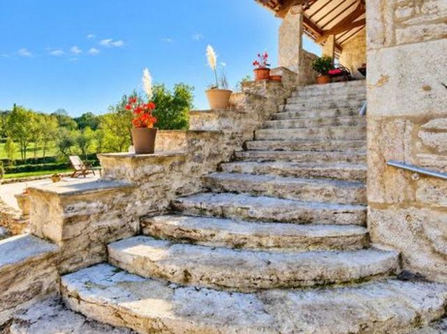 Villa de luxe de 4 pièces en vente Varaire, France