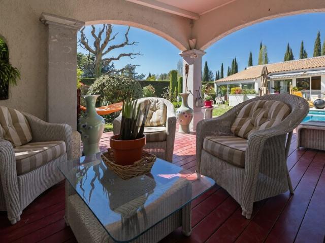 Villa de luxe de 5 pièces en vente Bouc Bel Air, Provence Alpes Côte d'Azur
