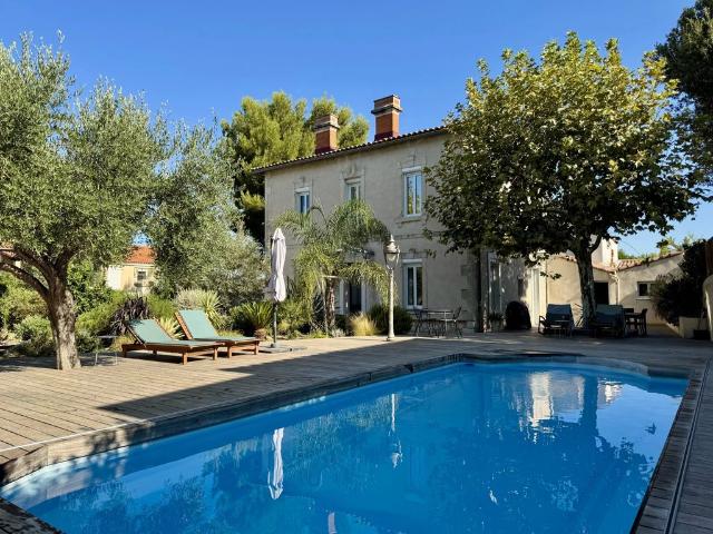 Villa de luxe de 6 pièces en vente Marseille, Provence Alpes Côte d'Azur