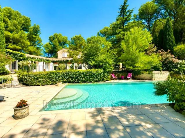 Villa de luxe de 7 pièces en vente Châteauneuf le Rouge, France