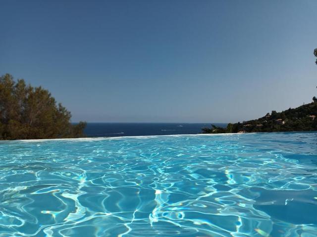 Villa de luxe de 7 pièces en vente Les Issambres, Var, Provence Alpes Côte d'Azur