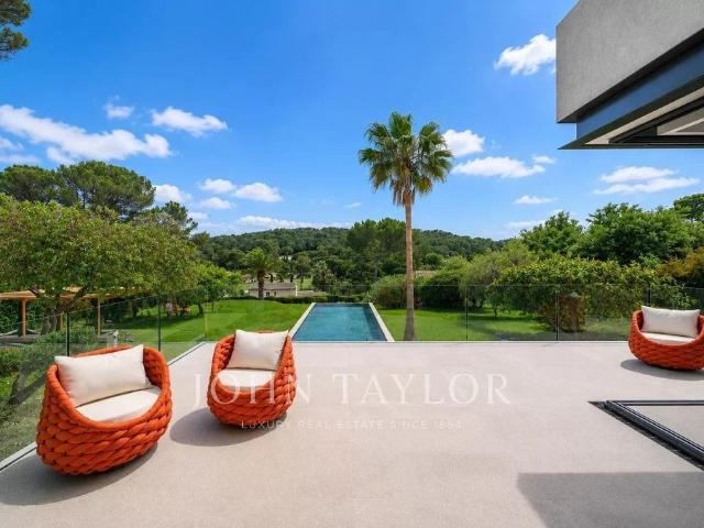 Villa de luxe de 8 pièces en vente Mougins, Provence Alpes Côte d'Azur