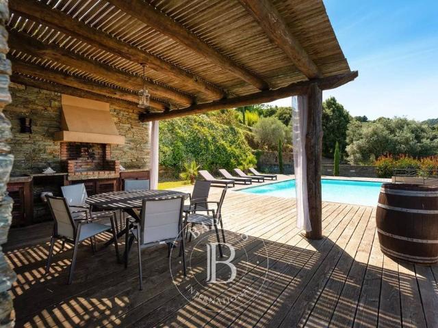 Villa de luxe de 8 pièces en vente Sorbo Ocagnano, Corse