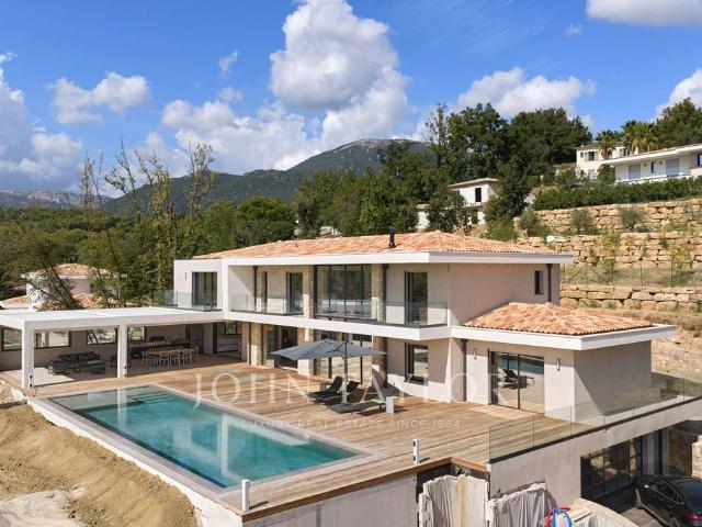 Villa de 9 pièces de luxe en location Roquefort les Pins, Provence Alpes Côte d'Azur