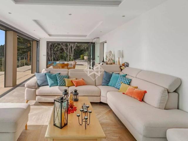 Villa de luxe de 9 pièces en vente Carqueiranne, Provence Alpes Côte d'Azur