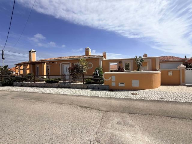 Villa de luxo com 4 quartos e piscina salgada 4x10m + jacu. 1163m² Caldas da Rainha Santo Onofre e Serra do Bouro
