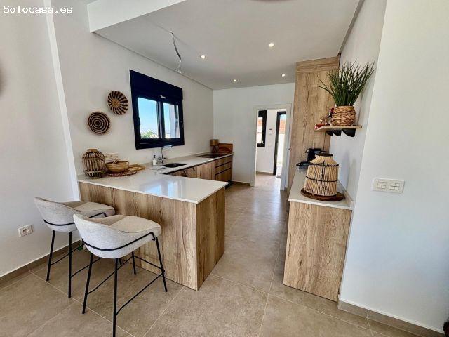 Villa de nueva construción con 3 dormitorios y piscina privada a la venta en Rafal Alicante