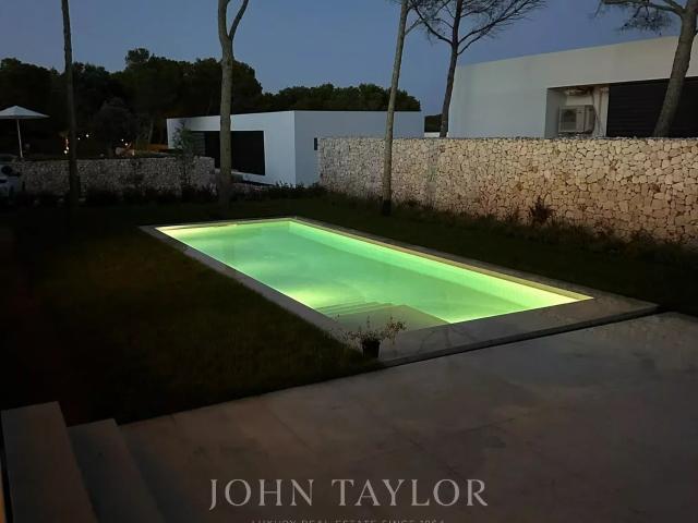 Villa de Obra Nueva con Piscina Privada en Exclusiva Urbanización de Son Parc