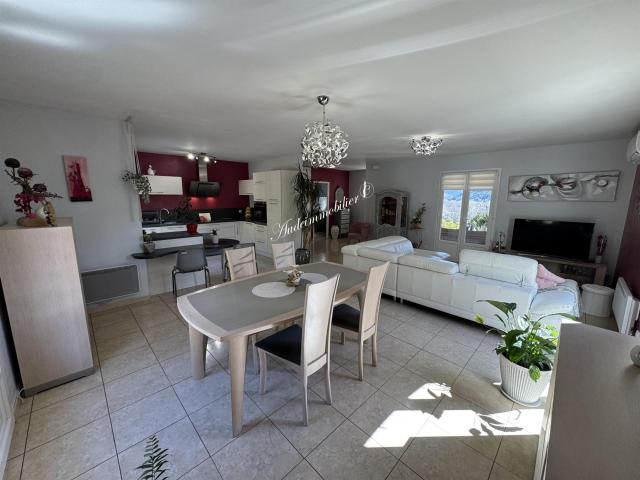 Villa de plain pied avec jardin 111m² Couiza