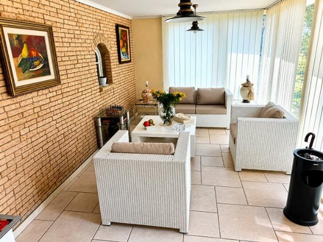 Villa de plain pied avec piscine, 2 logements indépendants e. 180m² Puget Ville